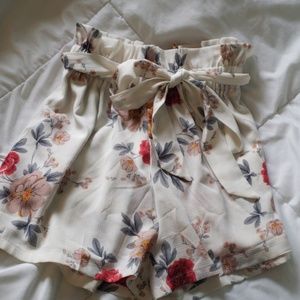 Floral belted shorts